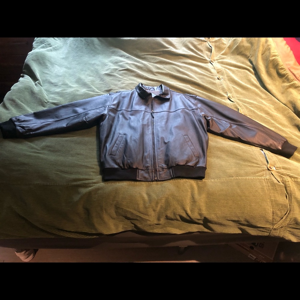 Guide Gear Black Leather Jacket (Large)